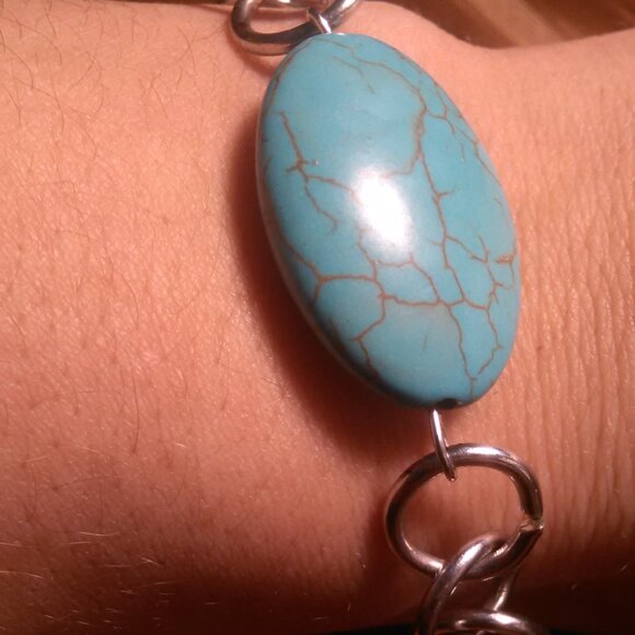 Mojave Blue Turquoise Silvertone Toggle Bracelet - Picture 7 of 14